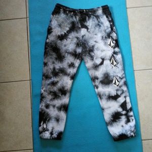 Tie dye VOLCOM sweatpants. Size M/10 Y.
